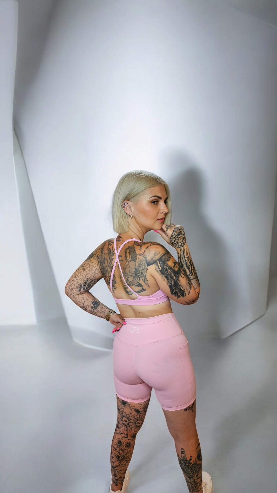 Bubblegum Pink bike shorts with pockets