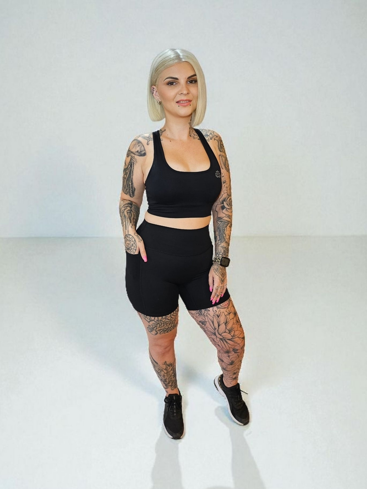 Noire Shorts with Pockets